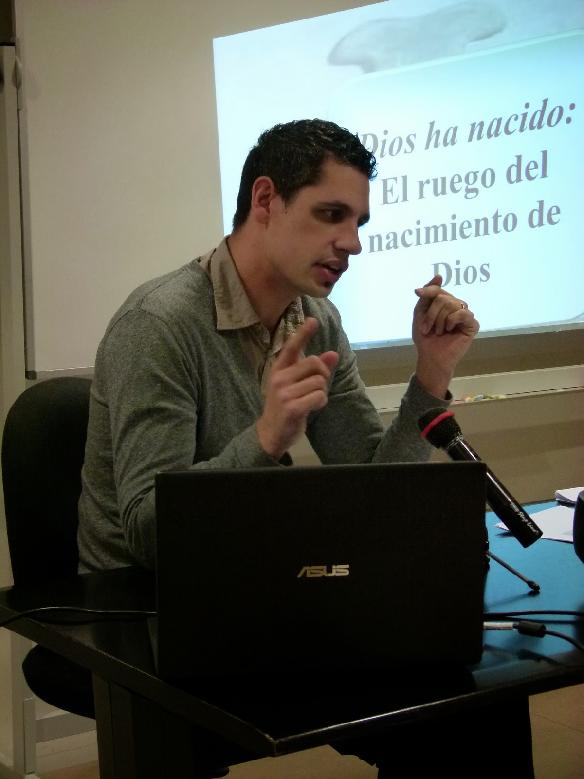 Vídeo de la conferencia «El nacimiento de Dios en Egipto» (León, 12-XII-2013)