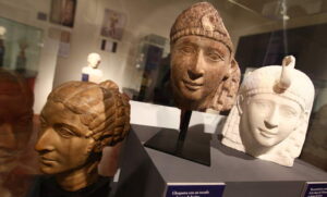 Lee más sobre el artículo El Museo Bíblico añade a sus fondos tres bustos de Cleopatra