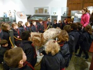 Lee más sobre el artículo Visita de los niños de 4 años del Colegio Leonés al Museo Bíblico y Oriental (León, 30-X-2013)