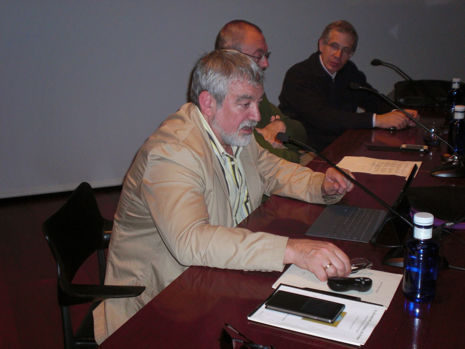 Vídeo de la conferencia de Juan Manuel Miñarro «Estudio comparativo entre la Sábana Santa y el Sudario de Oviedo» (León, 8-V-2014)